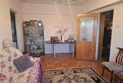 Apartament cu 3 camere semidecomandat în Central - 2