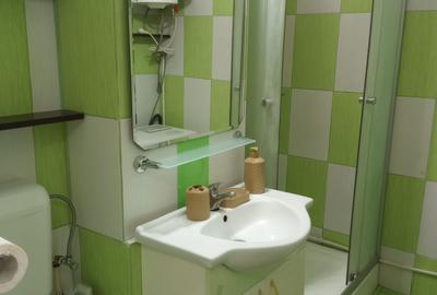 Garsonieră decomandată în Confecții