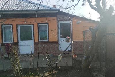 Casă cu 4 camere cu Teren 526 Mp în Central - 1