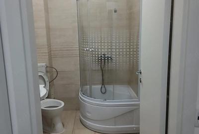 Garsonieră decomandată în Apărătorii Patriei