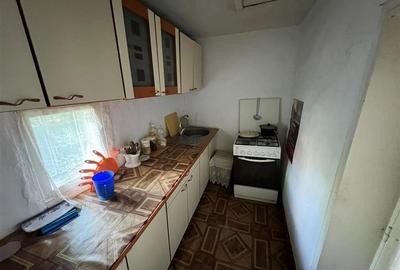 Casa de vanzare in comuna Vulturu , la strada Principala - 23