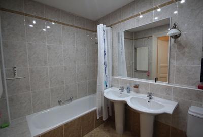 Apartament cu 3 camere decomandat, mobilat în Central - 32