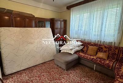 Casă cu 5 camere cu Teren 2300 Mp în Pocola - 10