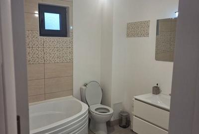 Casă cu 4 camere în Lumina