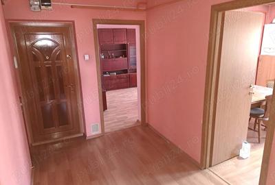 Vand apartament cu 2 camere in zona Nord Rm.Valcea - 1