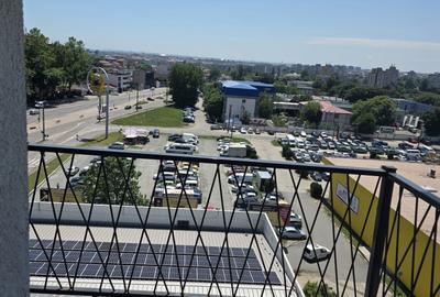 Apartament cu 2 camere decomandat în Far