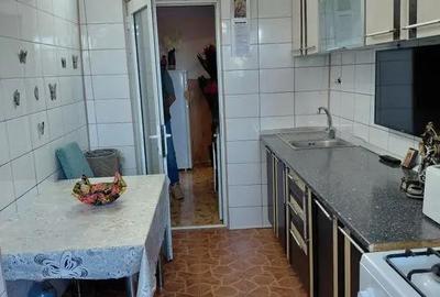 Apartament cu 2 camere decomandat în Micro 14 - 1