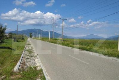 Teren de 18300 mp, în Central