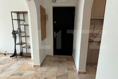 Apartament cu 3 camere în Decebal