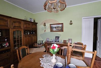 Casă cu 6 camere cu Teren 200 Mp în Central - 7