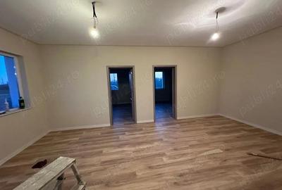 Casă cu 4 camere cu Teren 600 Mp în Central - 2