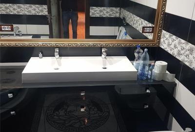 Apartament cu 3 camere decomandat în Rovinari - 1