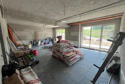 Spațiu comercial, de 220 mp, în Grigorescu - 8