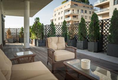 Apartament cu 43 camere decomandat, mobilat în Aviației