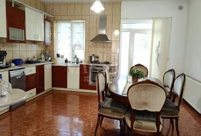 Casă individuală cu 11 camere cu Canalizare în Zorilor - 4