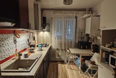 Apartament cu 3 camere decomandat în Rahova - 4