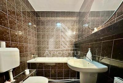 Apartament cu 4 camere, mobilat în Central - 1