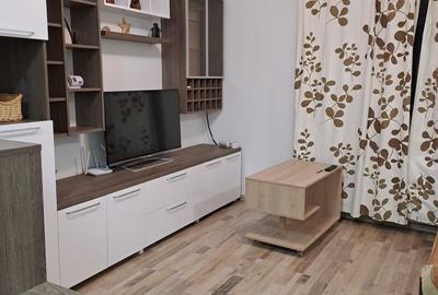 Apartament cu 2 camere semidecomandat în Central - 1