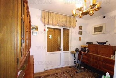 Casa, gradina si curte intr - un peisaj de poveste, aici in - 1