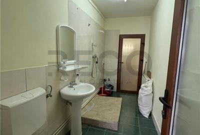 Spațiu comercial, de 65 mp, în Central