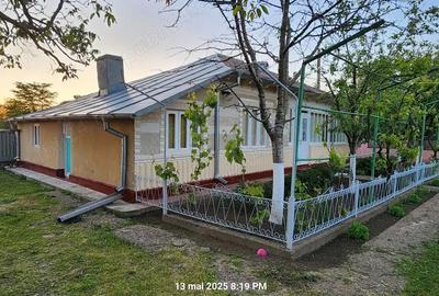 Casă cu 5 camere în Scorțaru Vechi - 2