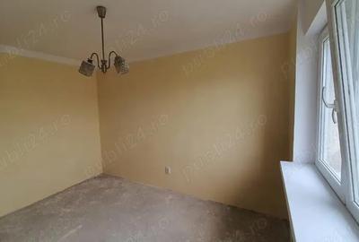 Apartament cu 3 camere semidecomandat în Carei - 9