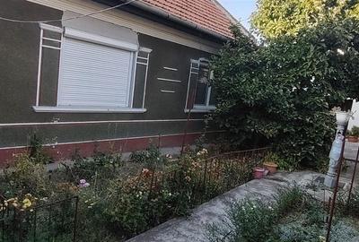 Casă cu 3 camere cu Teren 900 Mp în Spitalul Județean