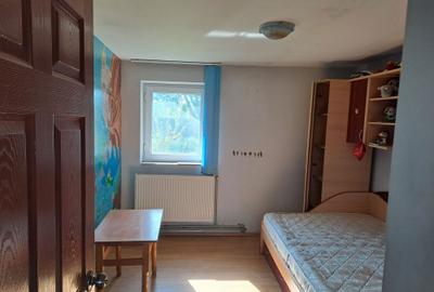 Casă cu 4 camere în Central - 2