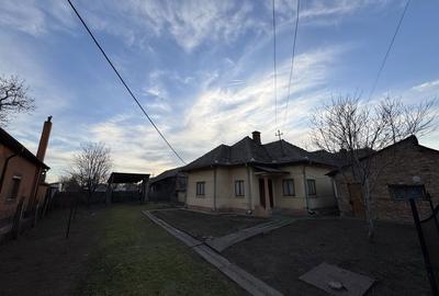 Casă cu 4 camere în Central - 1