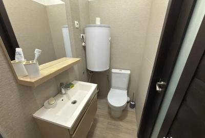 Apartament cu 3 camere semidecomandat în 9 Mai - 11