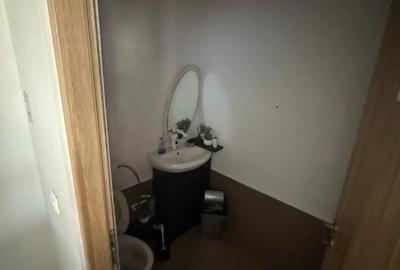 Spațiu comercial, de 14 mp, în P-ța Doina - 5