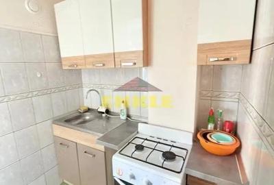 Garsonieră decomandată în Central - 2