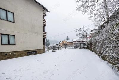 Casă cu 7 camere cu Teren 393 Mp în Zamora - 2