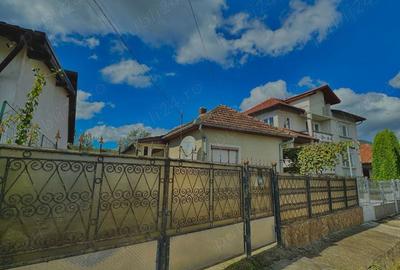 Casa De Vanzare - 1