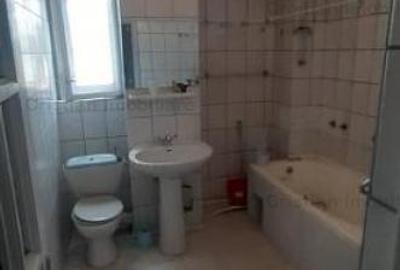 Casă cu 7 camere cu Canalizare în Central - 24