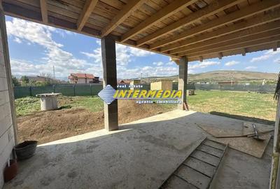 Casa in Rosu cu Terasa mare cu 570 mp sau 1134 mp teren imprejmuit Barabant Alba iulia - 3