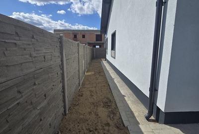 Duplex cu 3 camere cu Canalizare în Moșnița Nouă - 12