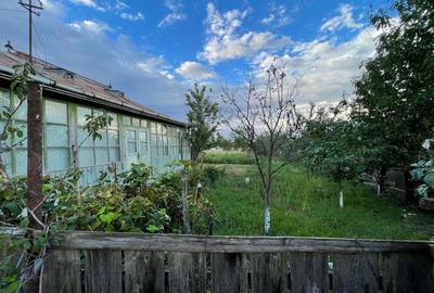 Casa si Gradina de Vanzare Pozitie Centrala pe Loc Drept - 3