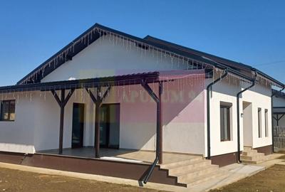 Casă individuală cu 4 camere decomandat cu Canalizare în Săbăreni - 14