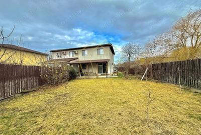 Casă cu 4 camere cu Canalizare în Sânandrei