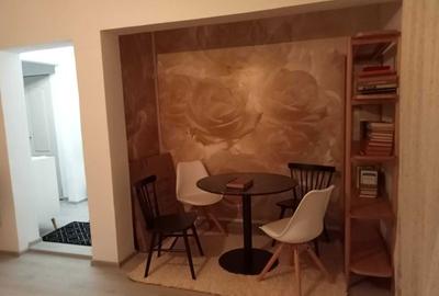 Apartament cu 2 camere decomandat în Piața Centrală - 1