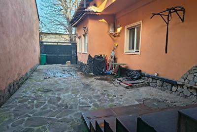 Vanzare direct de la proprietar - casa curte sector 1 - 3