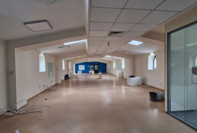 Casă cu 4 camere în Central - 1