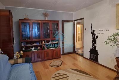 Apartament cu 3 camere decomandat în 1 Mai - 1