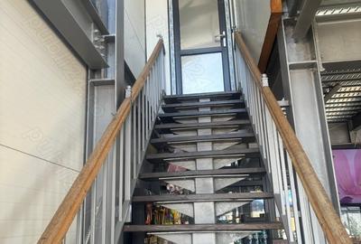 Spațiu comercial, de 75 mp, în Central - 4