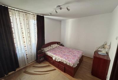 Apartament cu 3 camere, mobilat în Lujerului