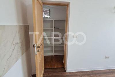 Casă cu 4 camere cu Canalizare în Central - 2