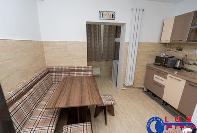 Apartament cu 3 camere decomandat în C5 - 18