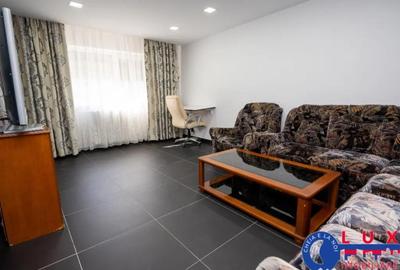 Apartament cu 3 camere decomandat în C5 - 2