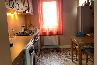 Apartament cu 3 camere decomandat în Grădiște - 2